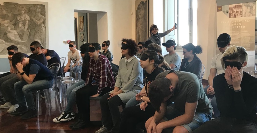 sala 18 del Museo di Roma con studenti di liceo