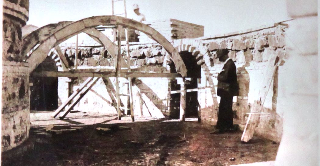 Raffaele de Vico in cantiere durante la costruzione del serbatoio d’acqua a Villa Borghese”, 1923 (Archivio Storico Capitolino) Raffaele de Vico in cantiere durante la costruzione del serbatoio d’acqua a Villa Borghese”, 1923 (Archivio Storico Capitolino)