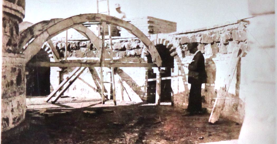 Raffaele de Vico in cantiere durante la costruzione del serbatoio d’acqua a Villa Borghese”, 1923 (Archivio Storico Capitolino) 