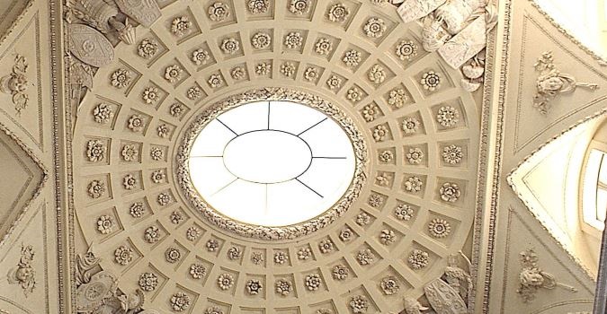 Soffitto della scala monumentale del Museo di Roma