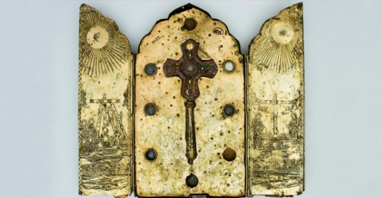 Reliquiario “La Santa Croce di Haghpat”, argento e pietre preziose, sec. XVIII