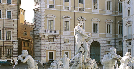 Palazzo Braschi da Piazza Navona
