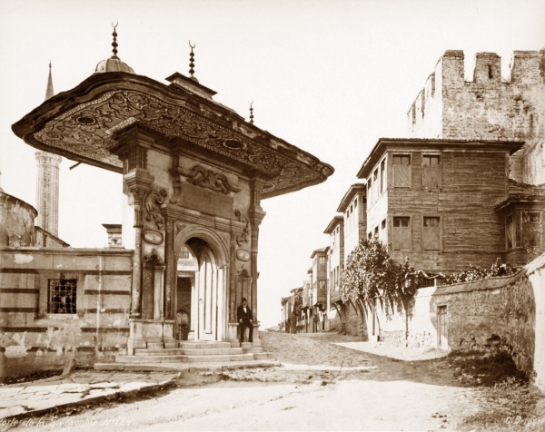 Guillaume Berggren (Stoccolma 1835 – Istanbul 1920) Istanbul, porta di Santa Sofia 1870-1890 circa Guillaume Berggren (Stoccolma 1835 – Istanbul 1920) Istanbul, porta di Santa Sofia 1870-1890 circa