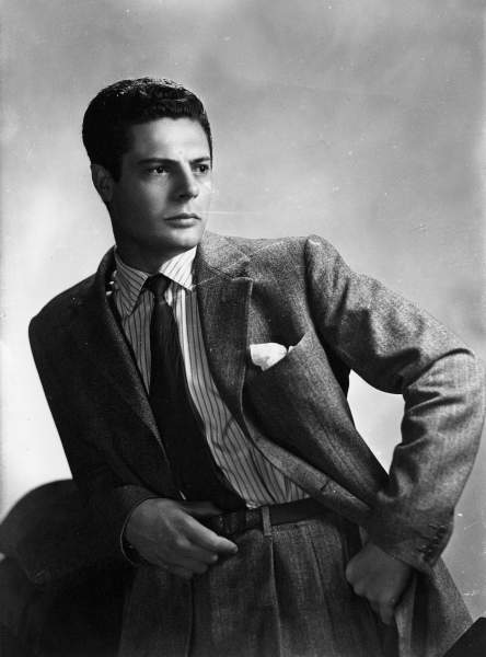 Marcello Mastroianni, 1950 circa Marcello Mastroianni, 1950 circa