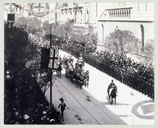 Carlo Tenerani, Passaggio del corteo di Edoardo VII in via Nazionale in occasione della sua visita a Roma, 27 aprile 1903 Carlo Tenerani, Passaggio del corteo di Edoardo VII in via Nazionale in occasione della sua visita a Roma, 27 aprile 1903