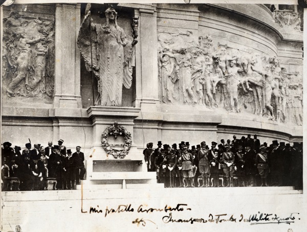 Fotografo non identificato, Cerimonia per la tumulazione del milite ignoto al Vittoriano, 4 novembre 1921 Fotografo non identificato, Cerimonia per la tumulazione del milite ignoto al Vittoriano, 4 novembre 1921