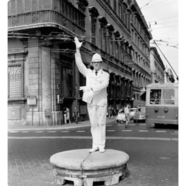 Vigile a piazza Venezia, 1967 Vigile a piazza Venezia, 1967
