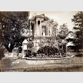 Caneva Giacomo (Padova 1813 ca. - Roma 1865), Villa Albani. La falsa rovina del tempietto, 1860, mm. 387x282 Caneva Giacomo (Padova 1813 ca. - Roma 1865), Villa Albani. La falsa rovina del tempietto, 1860, mm. 387x282