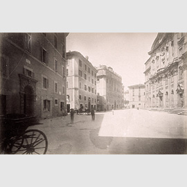 Roma, Piazza della Chiesa Nuova, assetto prima delle demolizioni per il Corso Vittorio; a destra l'O, 1888-1900, mm. 390x256 Roma, Piazza della Chiesa Nuova, assetto prima delle demolizioni per il Corso Vittorio; a destra l'O, 1888-1900, mm. 390x256